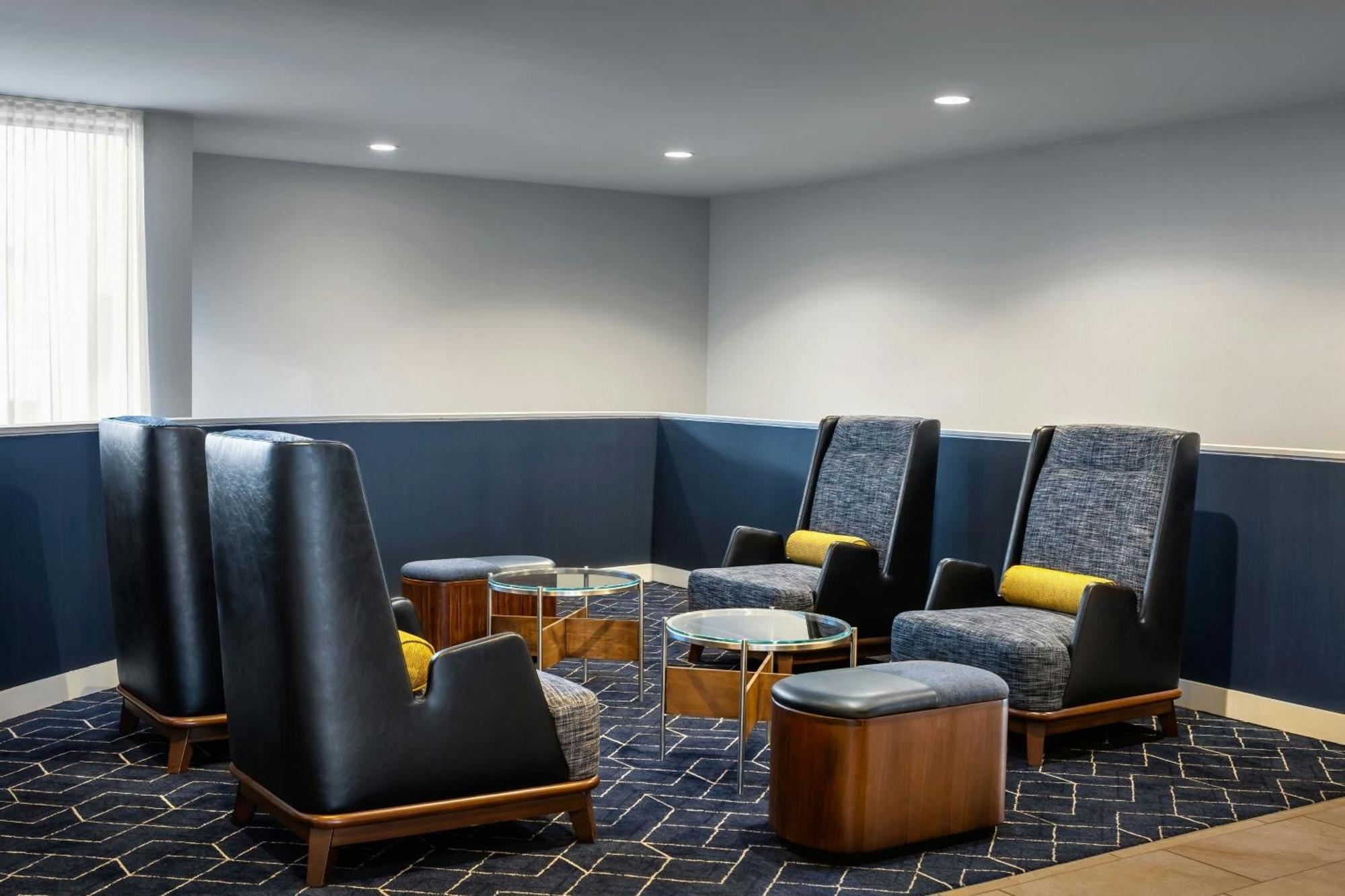 فندق كورتيارد مينيابوليس - مطار سانت بول Mendota Heights المظهر الخارجي الصورة