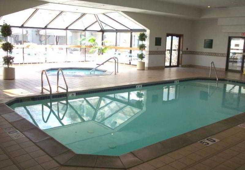 فندق كورتيارد مينيابوليس - مطار سانت بول Mendota Heights المرافق الصورة